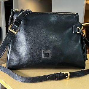Dooney & Bourke Florentine Black Medium Zip Hobo 8L966NV